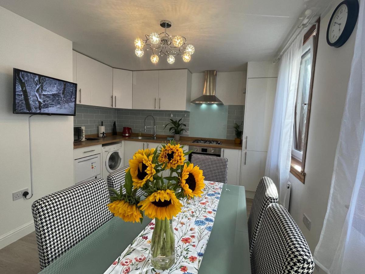 Central Comfy 2 Familyroom Apart Edinburg Exteriör bild