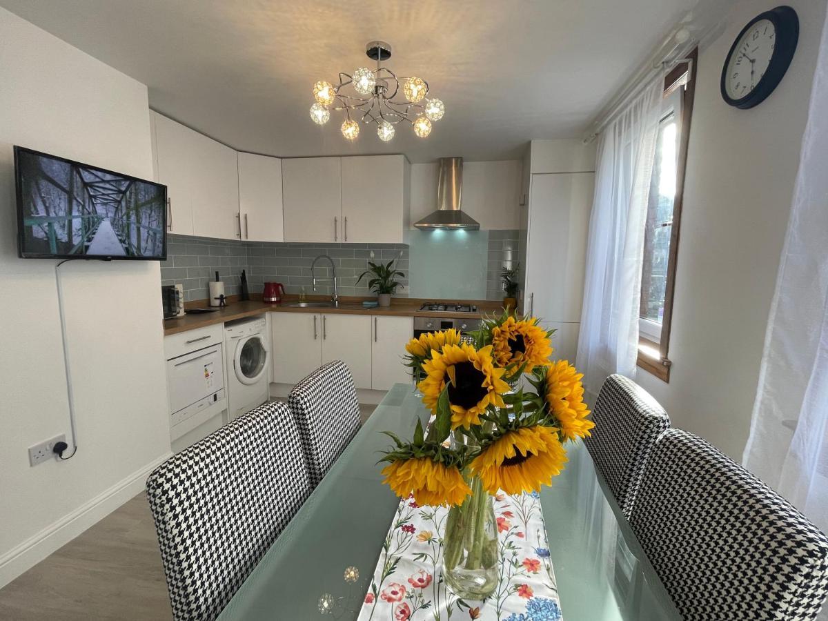 Central Comfy 2 Familyroom Apart Edinburg Exteriör bild